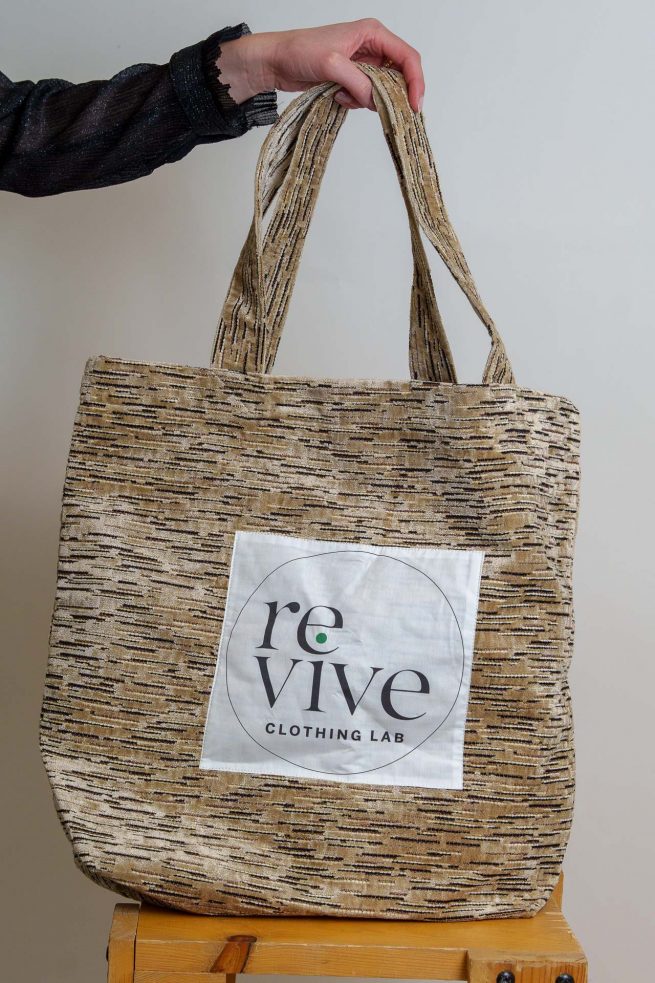 R'Bag sac cabas upcyclé avec du tissu d'ameublement texturé aux teintes tigrées, marron et noire